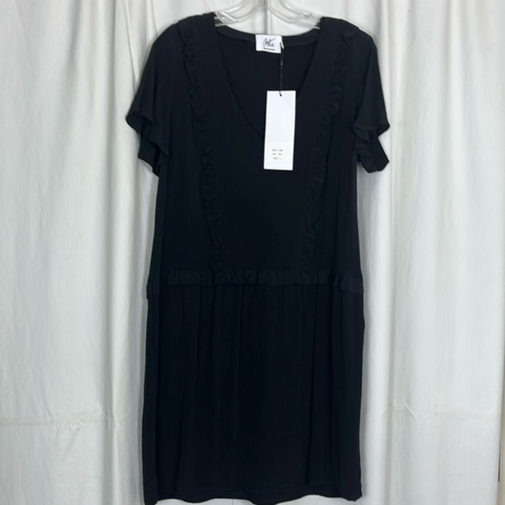 Orta, V-neck, short sleeve, pockets, black dress. NWT, Size L (runs small).